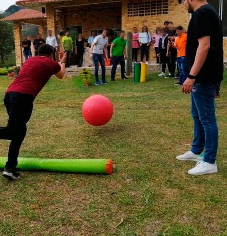 Alquiler juego de feria - Bolos Grandes y pequeños Alquiler juego de feria - Bolos Grandes y pequeños